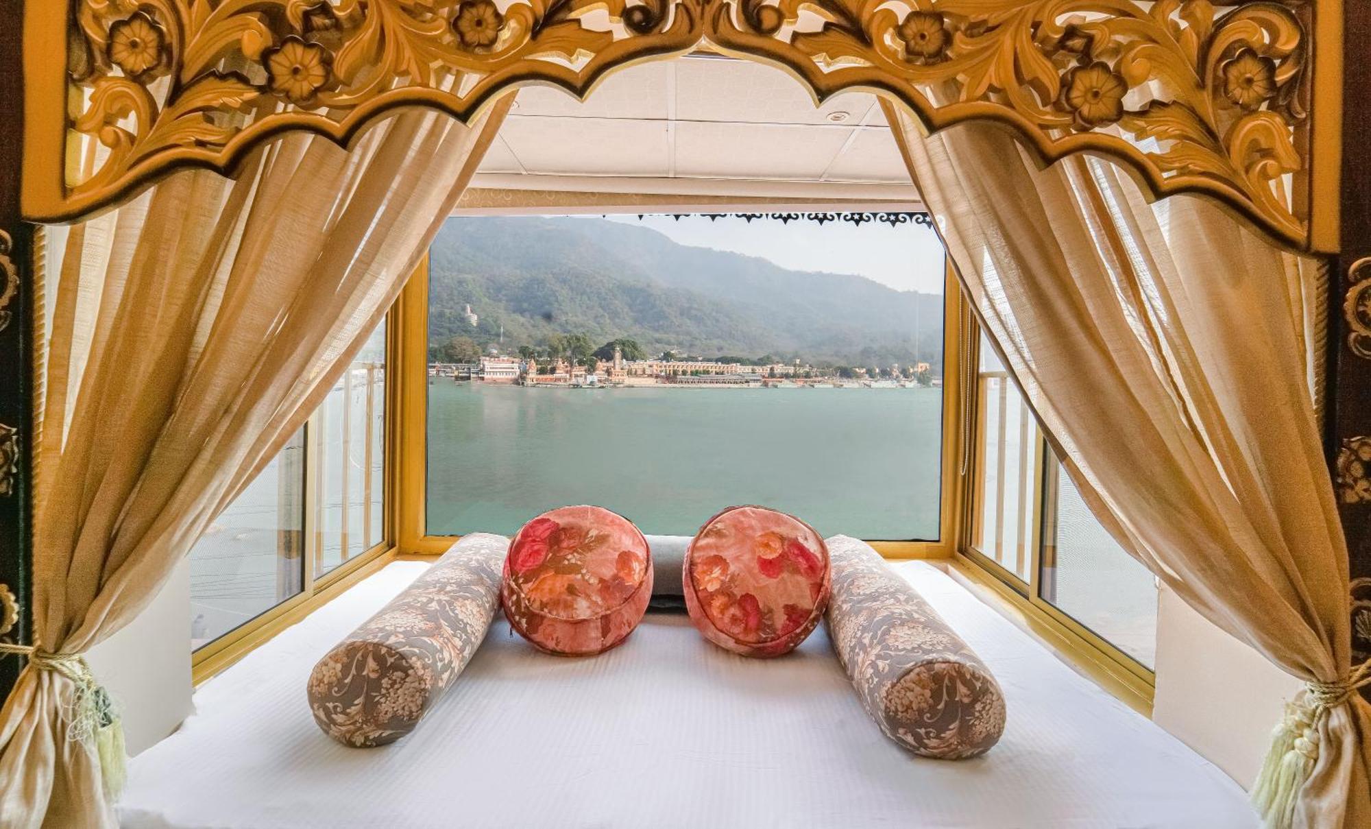 The Neeraj Ganga Heritage Palace Rishikesh Exterior photo