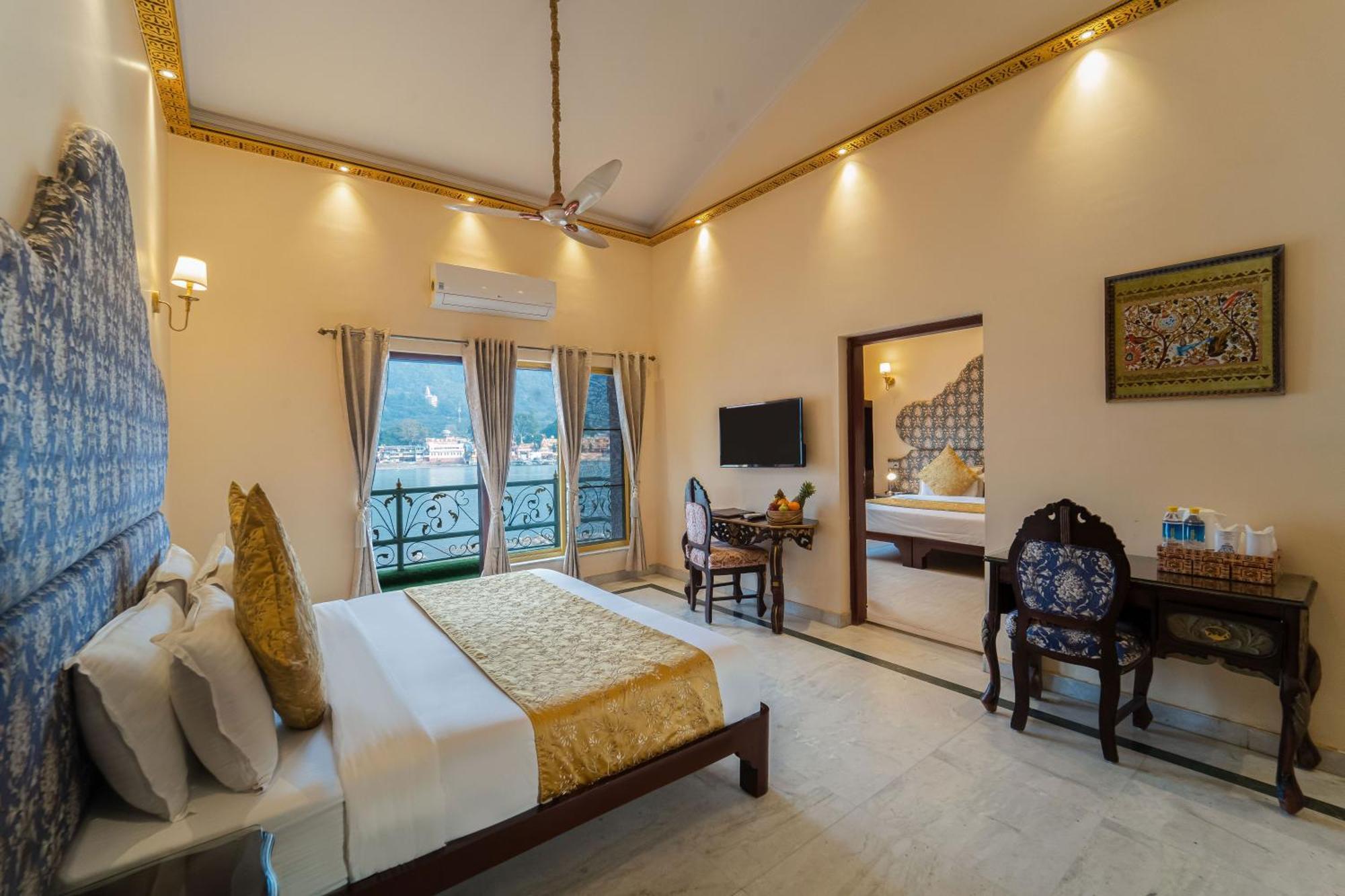 The Neeraj Ganga Heritage Palace Rishikesh Exterior photo