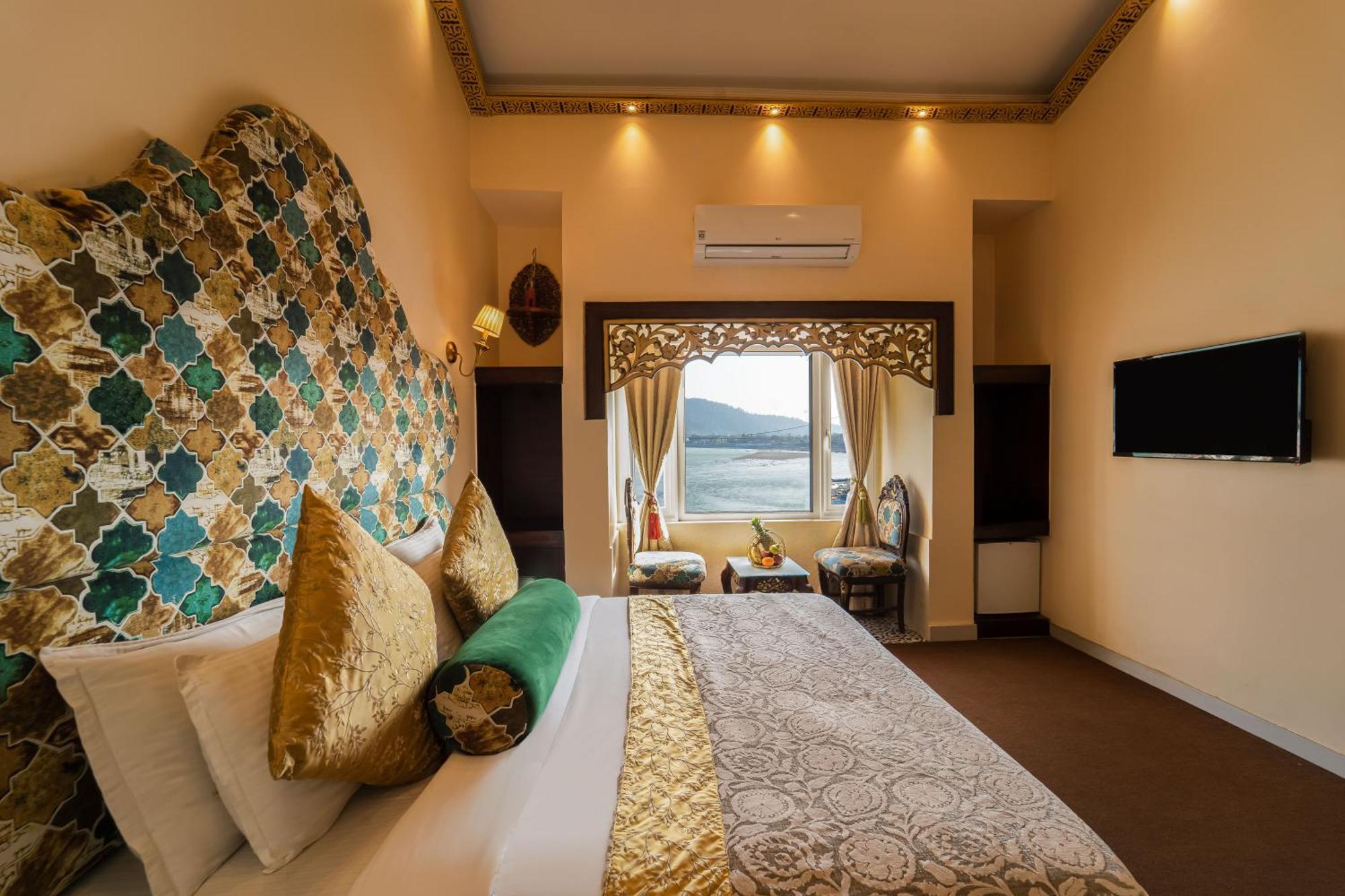 The Neeraj Ganga Heritage Palace Rishikesh Exterior photo