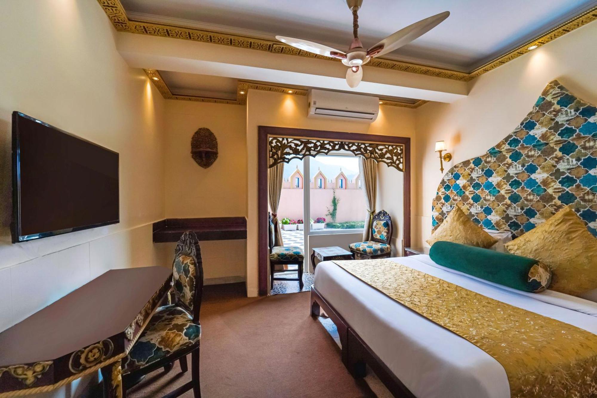The Neeraj Ganga Heritage Palace Rishikesh Exterior photo