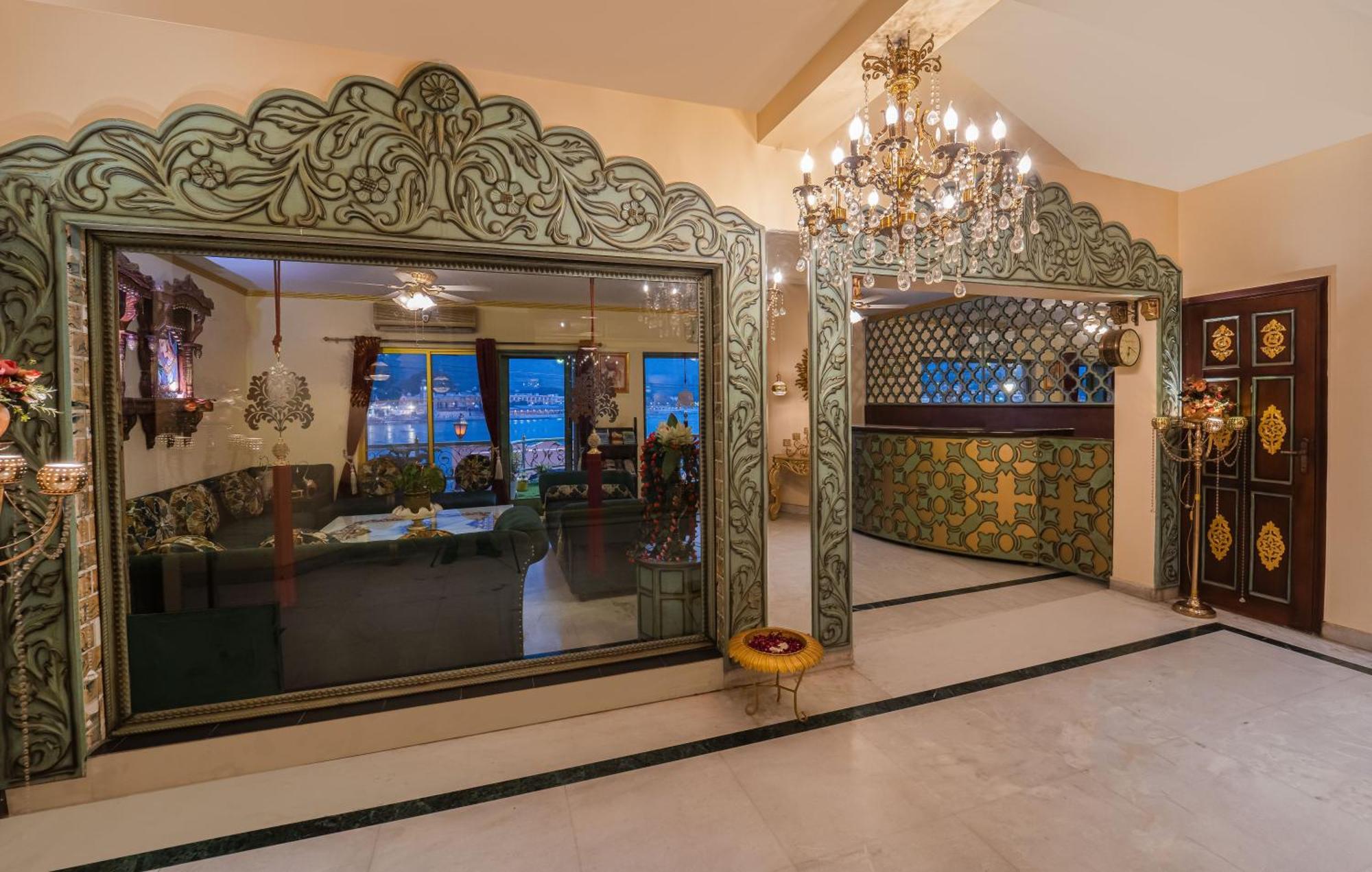 The Neeraj Ganga Heritage Palace Rishikesh Exterior photo
