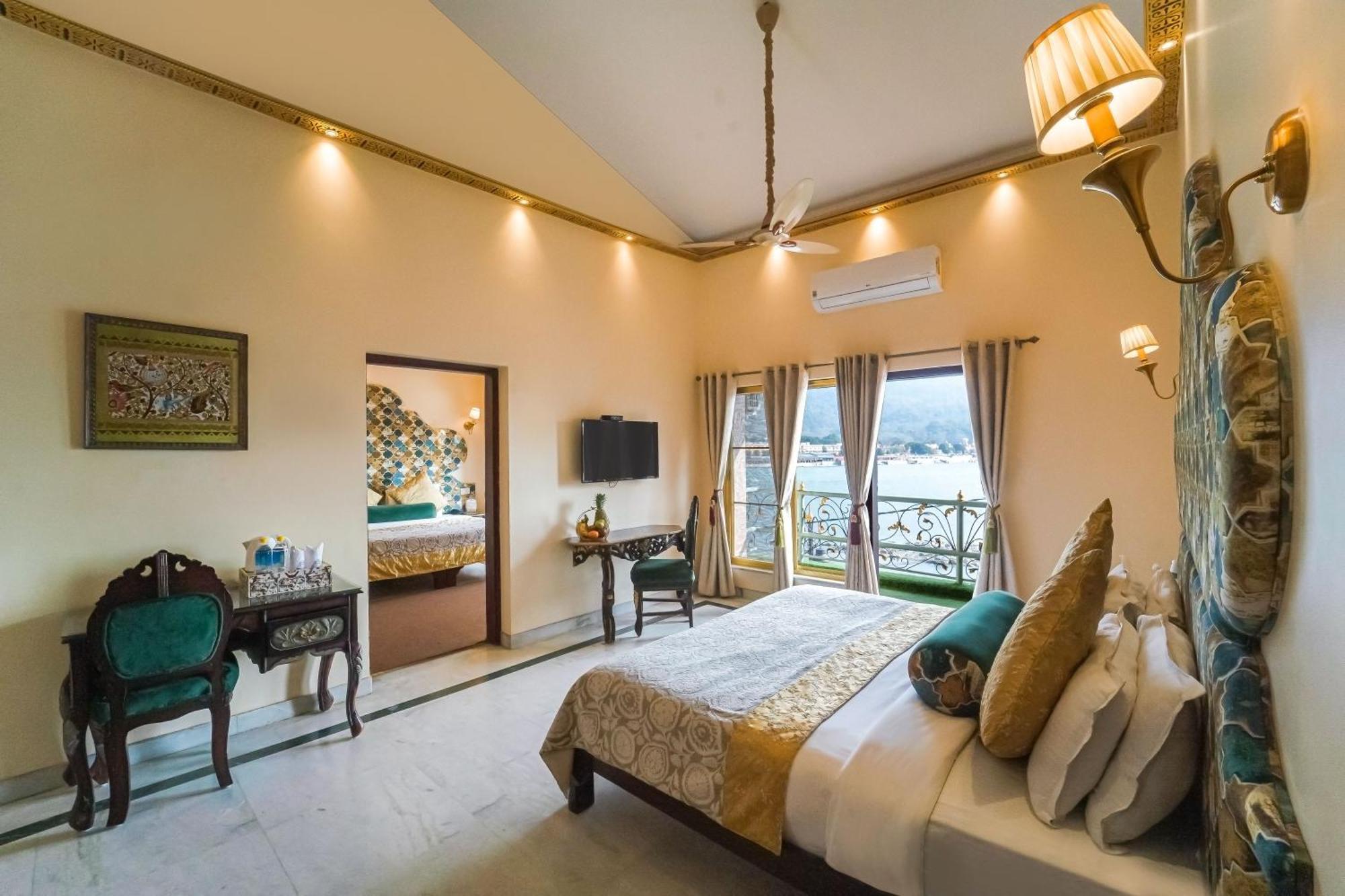 The Neeraj Ganga Heritage Palace Rishikesh Exterior photo
