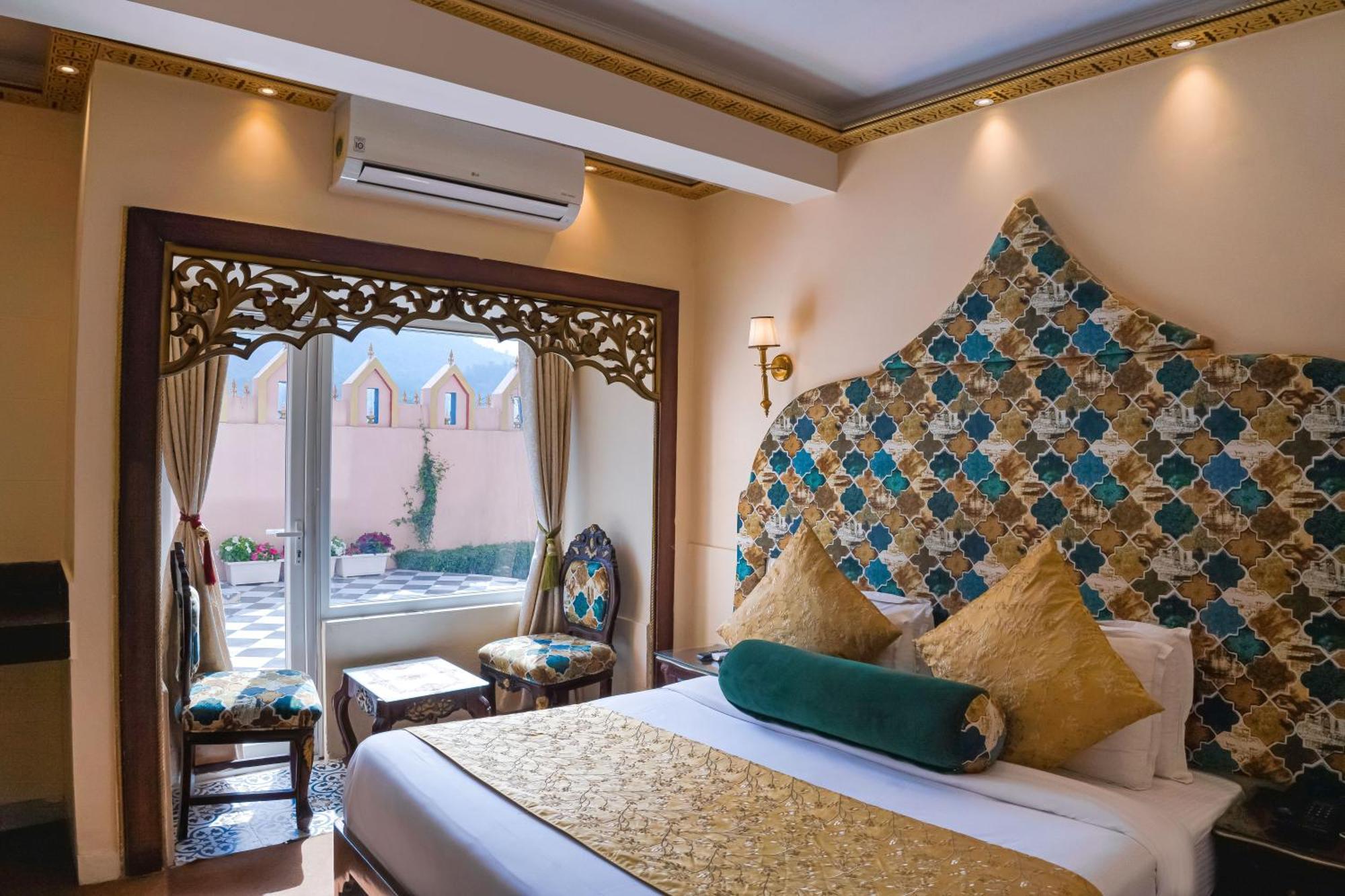 The Neeraj Ganga Heritage Palace Rishikesh Exterior photo