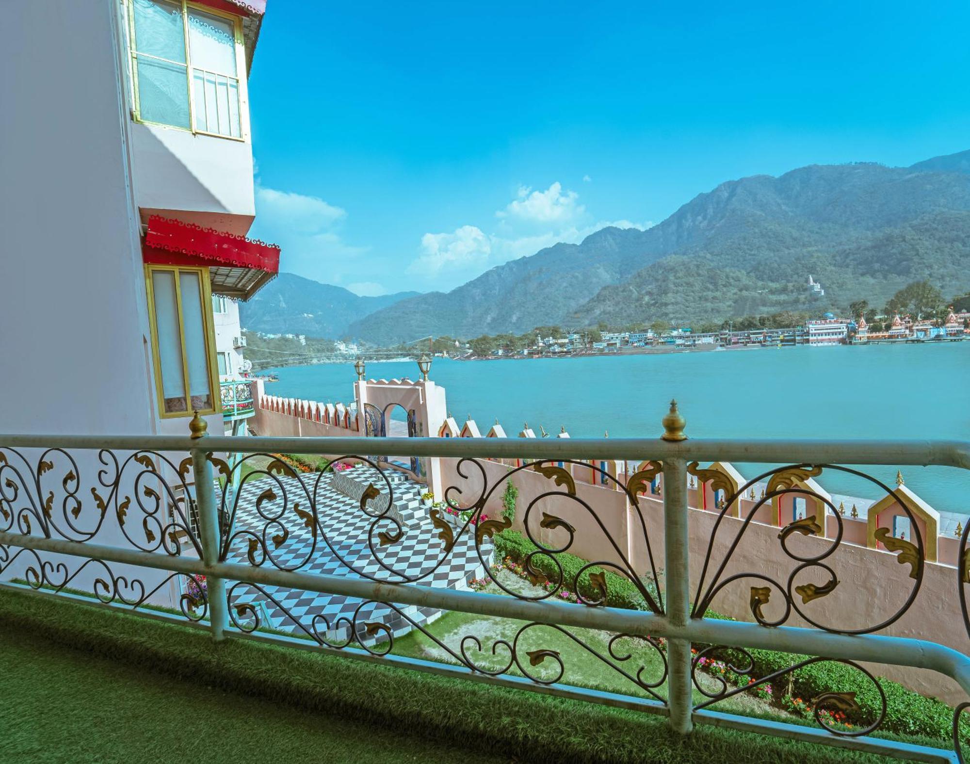 The Neeraj Ganga Heritage Palace Rishikesh Exterior photo